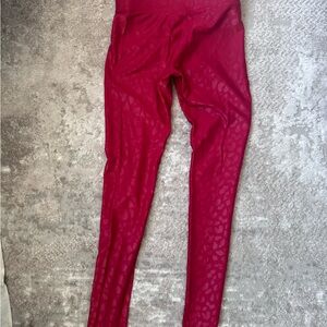 Carbon 38 High Rise 7/8 Legging in Leopard Takara Shine Red XS